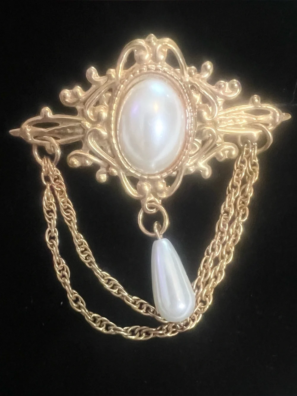 Vintage Gold Tone Faux Pearl Drop Brooch With Dangle And Chains